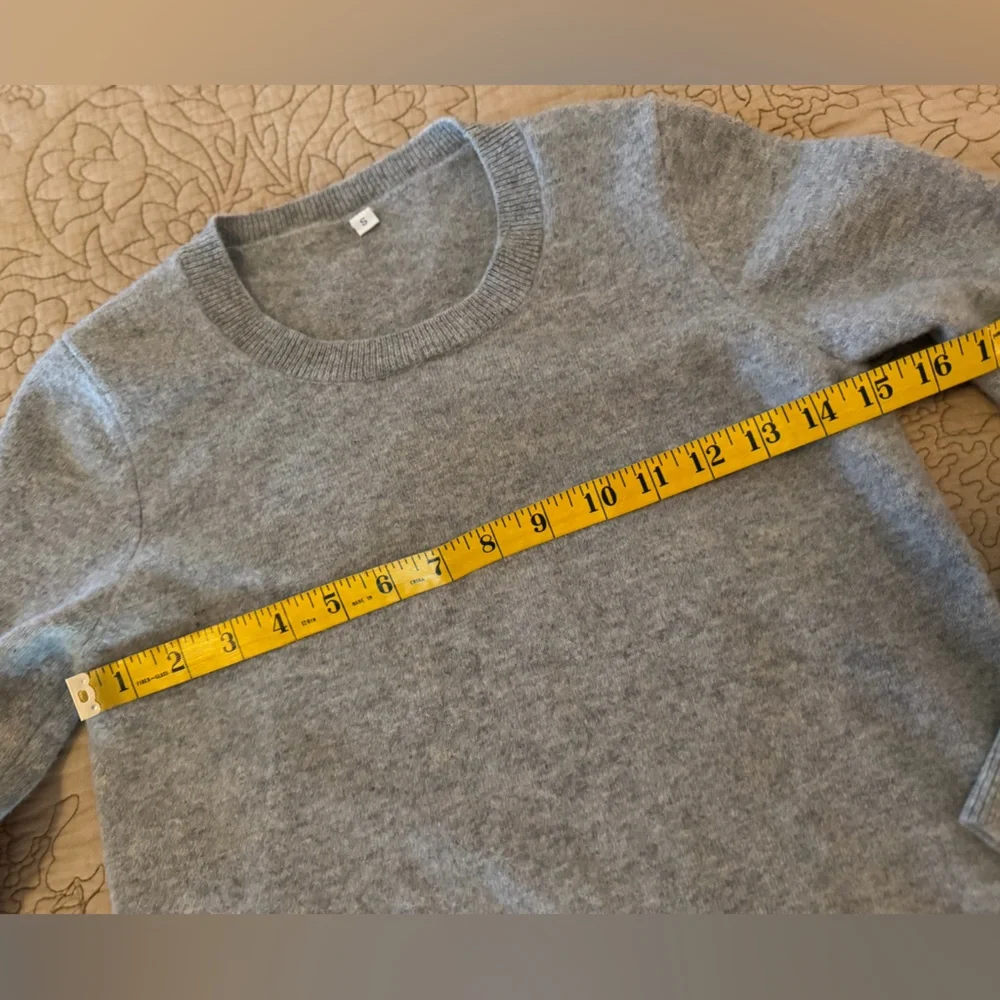Gray Wool Crew Neck 100% Wool Fitted Pullover Sweater, Size XS